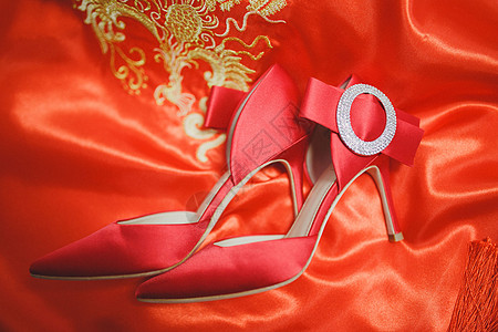 新娘鞋新娘婚礼红色高跟鞋背景