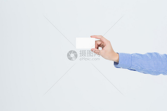 商务男性手拿白卡信用卡特写图片