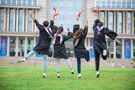 学士服跳跃的大学生背景