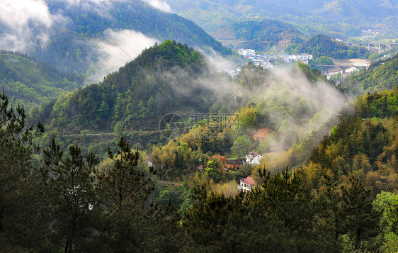 云山雾绕图片