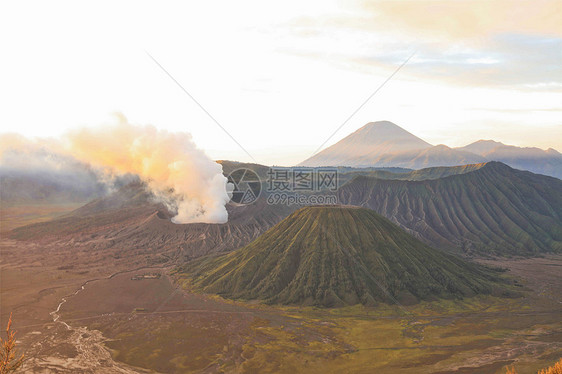 印度尼西亚日惹活火山图片