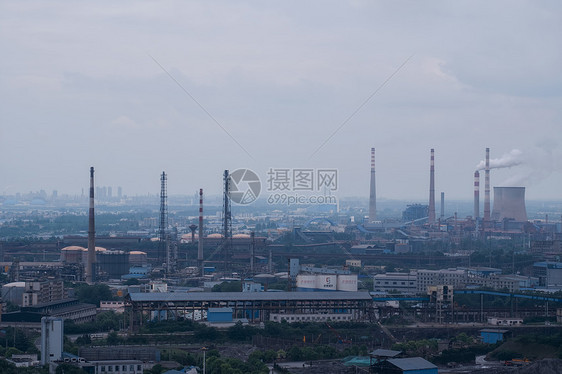 武汉钢铁工厂厂房烟囱图片