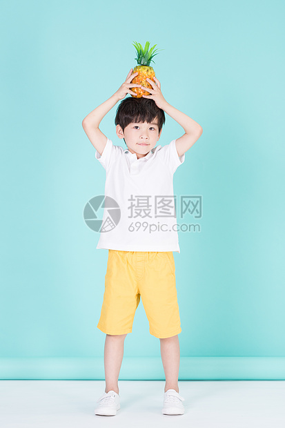 ‘~儿童小男孩手持菠萝道具  ~’ 的图片