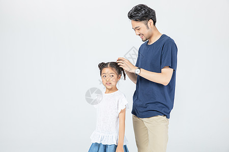 儿童写真父女整理发型背景