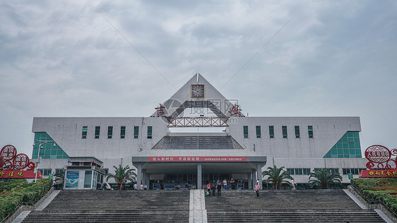 吉安火车站建筑图片