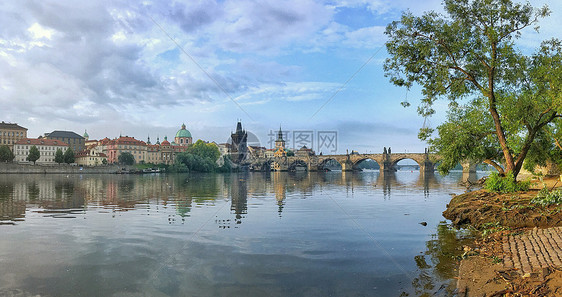 布拉格查理大桥全景图图片