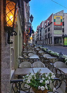 欧洲街头露天咖啡座图片