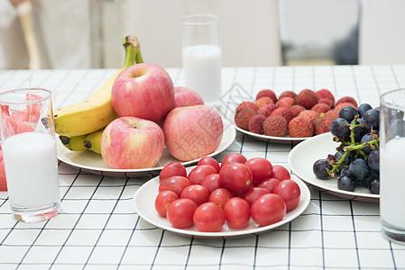 餐桌上的水果图片