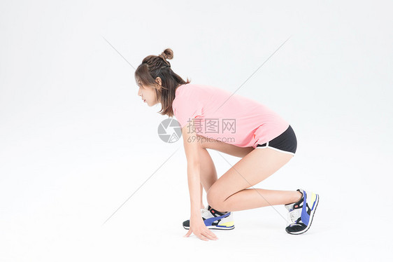 起跑运动女性图片