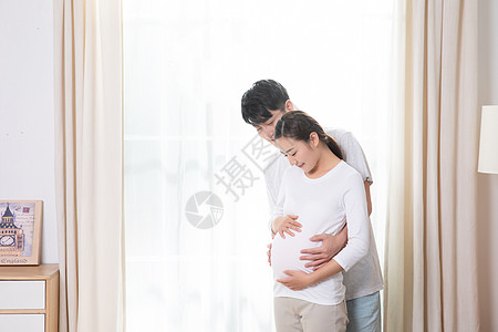 夫妻孕妇呵护图片