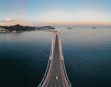 航拍车大连星海湾大桥背景