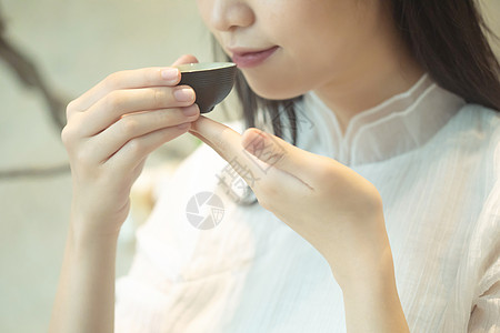 品茶的美女背景图片