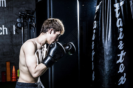 男士健身拳击图片