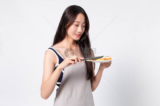 年轻女性烹饪做饭图片