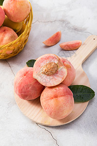 夏季新鲜桃子高清图片