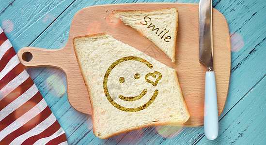 微笑烤面包早晨高清图片