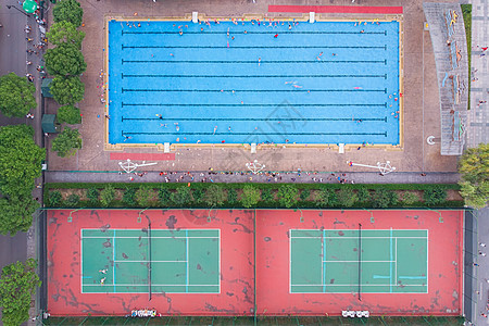 武汉大学游泳池和网球场高清图片