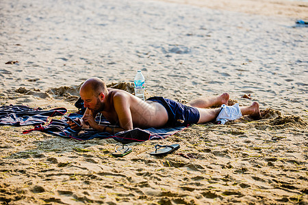 苏梅岛沙滩晒太阳背景图片