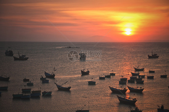越南美奈渔港日落图片