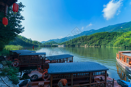 湖北旅游景点九宫山云中湖的游船图片