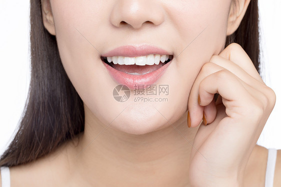 女性牙齿展示图片