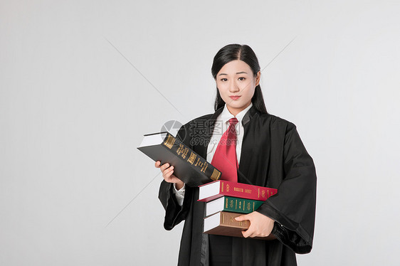 女律师法官