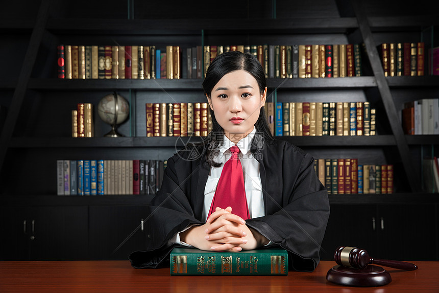 女律师