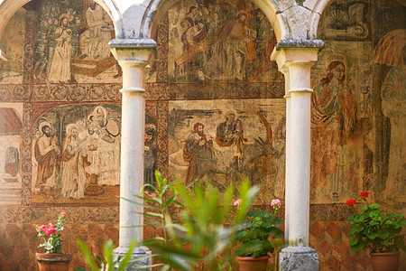 西班牙阿拉贡地区建于十一世纪的阿克萨尔古堡内的壁画图片