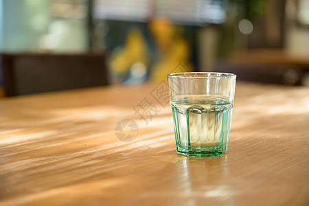 一杯水复古 水杯高清图片