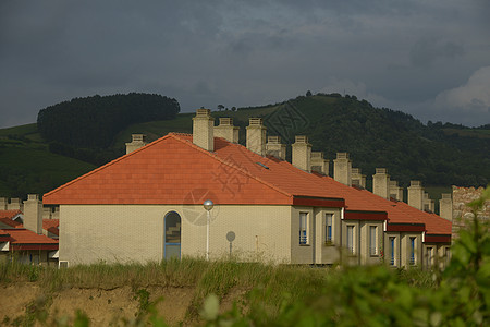 西班牙巴斯克海岸边的民居建筑图片