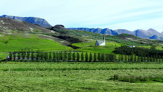 路边小摊冰岛路边景色小教堂背景