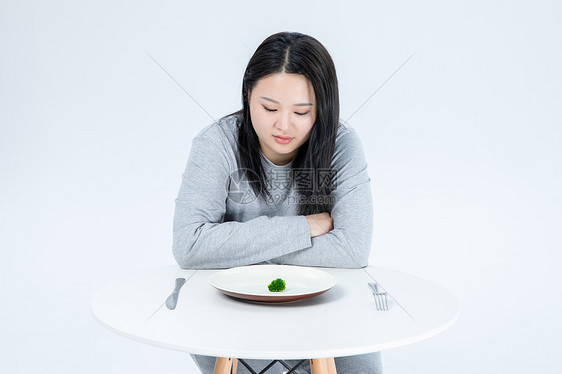 胖女生节食图片