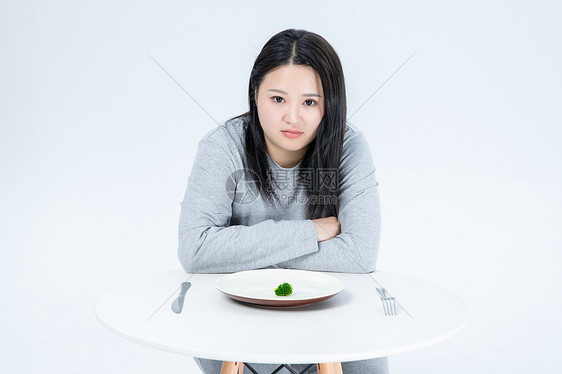 胖女生节食图片