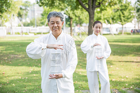 老年人太极锻炼图片