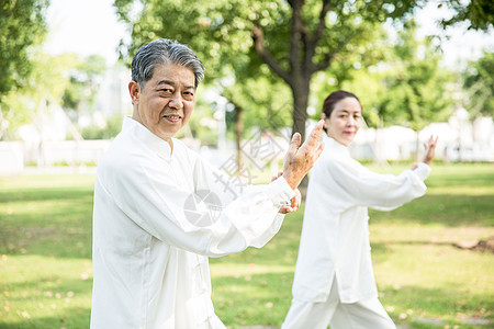 老年人太极锻炼图片