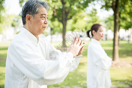 老年人太极锻炼图片