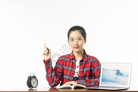 女学生学习计算机背景图片