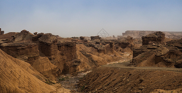 克孜尔魔鬼城大景背景