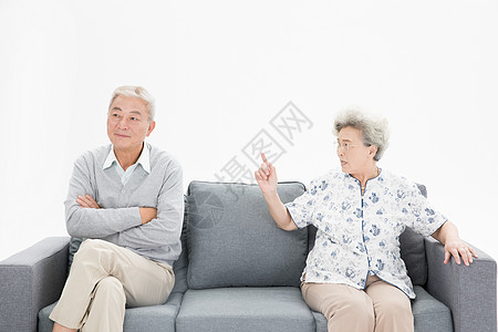 老年夫妇吵架图片