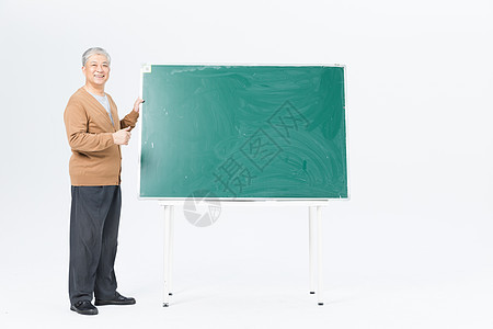 老年男性黑板教学图片