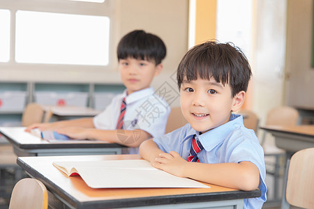 开学背景小学生形象背景