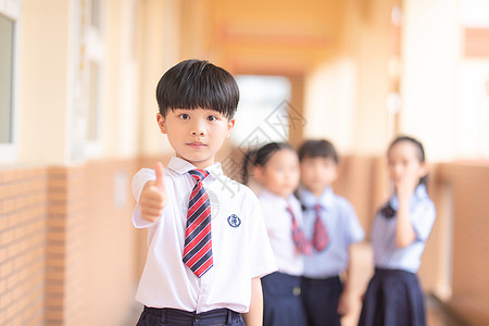 小学生肖像图片