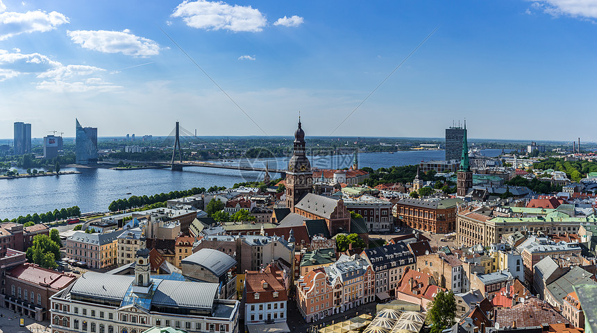 俯瞰拉脱维亚首都里加历史老城图片