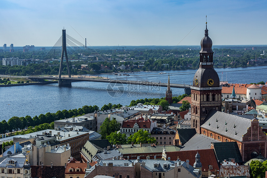 俯瞰拉脱维亚首都里加历史老城图片