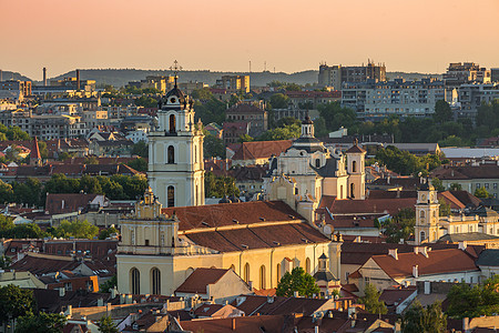 俯瞰立陶宛首都维尔纽斯城市风光图片