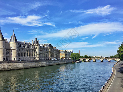 中世纪贵族巴黎塞纳河风光背景