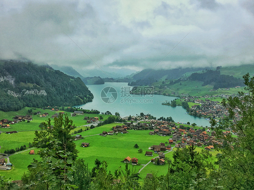 ‘~瑞士著名旅游景点因特拉肯湖风光  ~’ 的图片