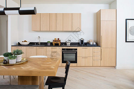 现代厨房效果图实木色厨房效果图设计图片