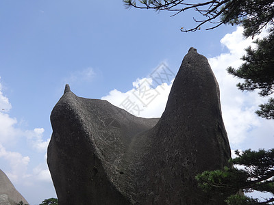 坚挺天柱山风光双乳石背景