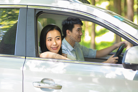 汽车， 休闲夫妻驾车出游背景